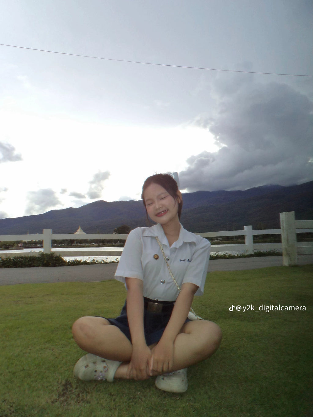 Sony Cyber-shot DSC-S2000