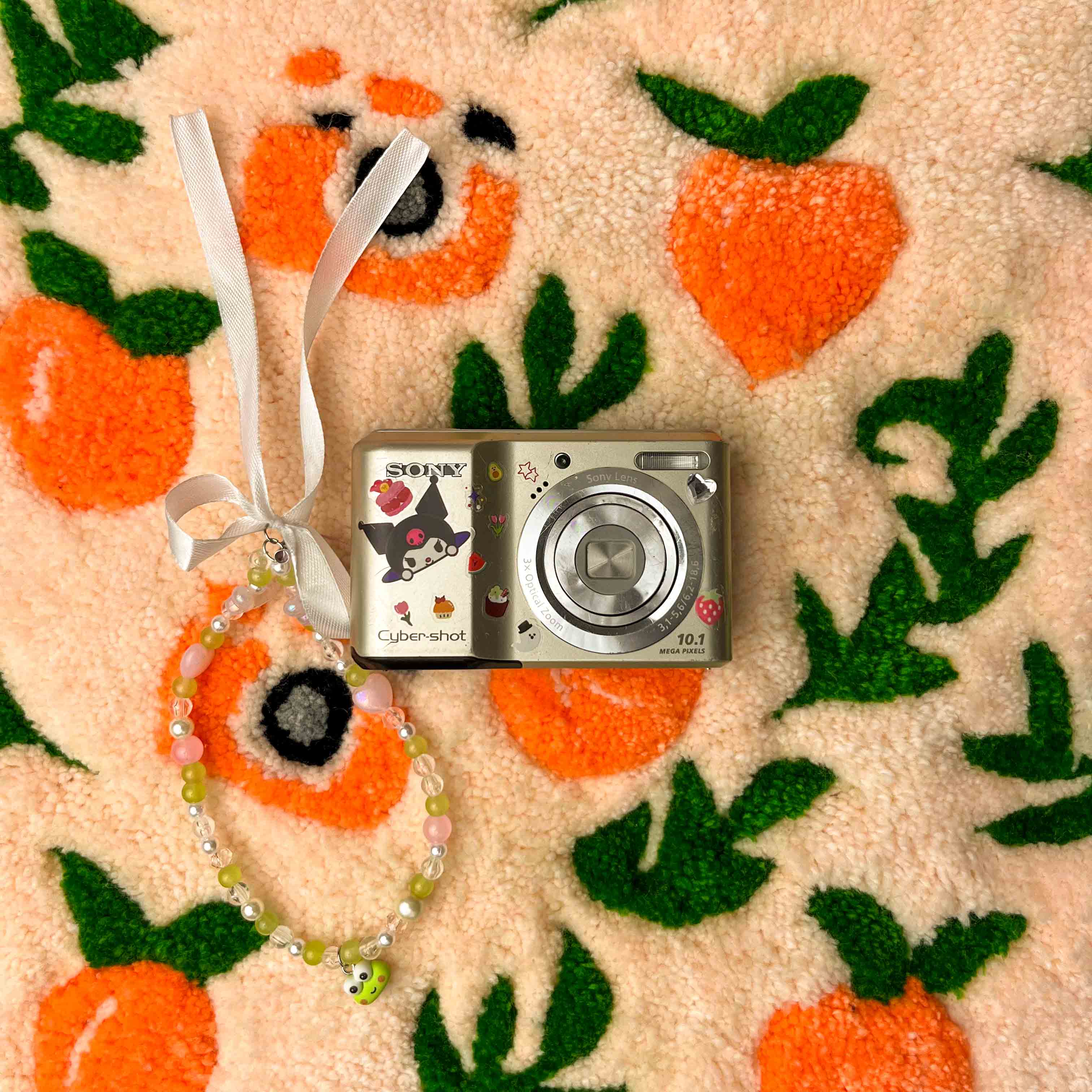 Sony Cyber-shot DSC-S2000